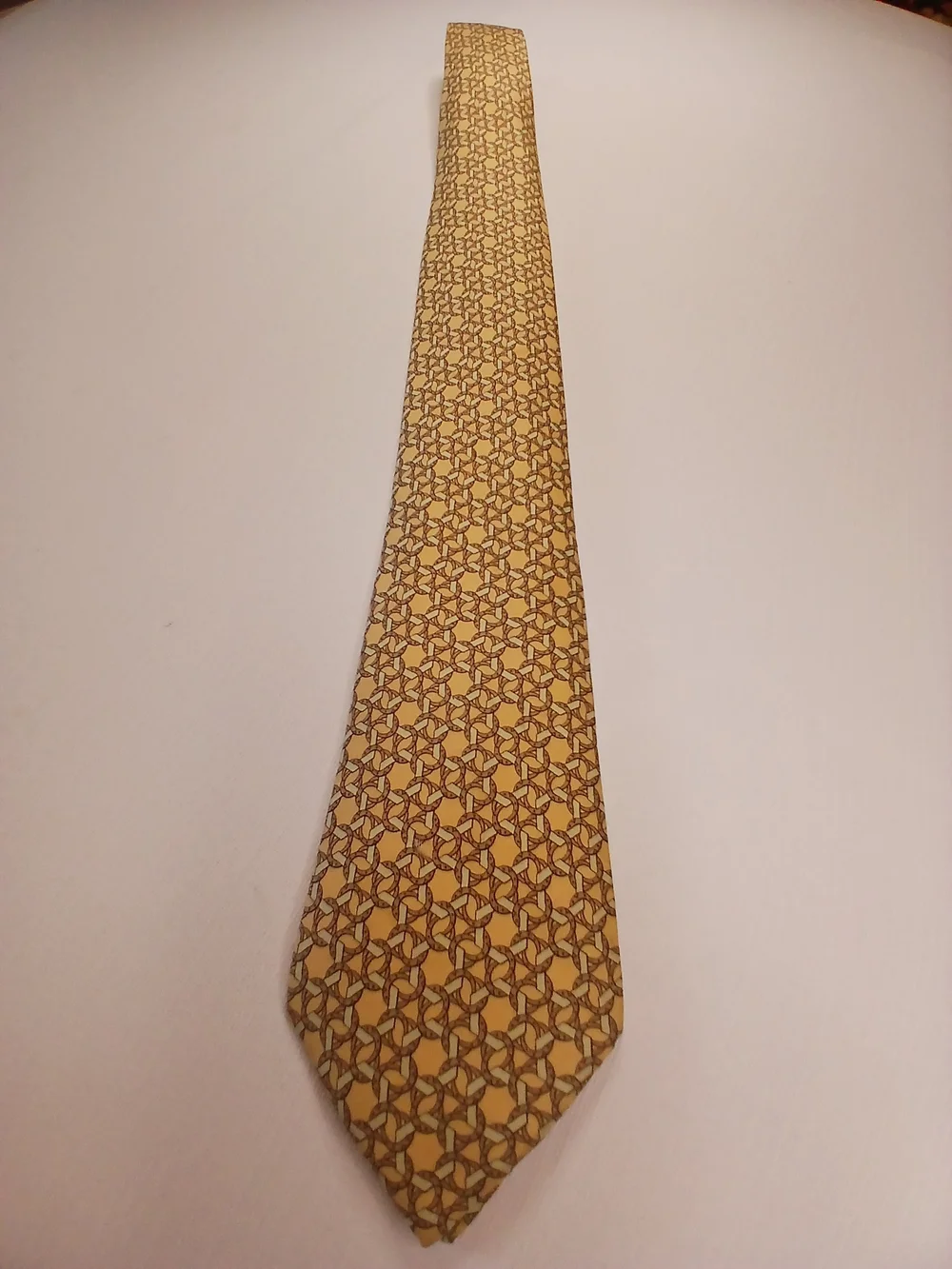 Vintage Hermes Paris 7935 MA Yellow Gold Chain Pattern 100%Silk France - Picture 8 of 9